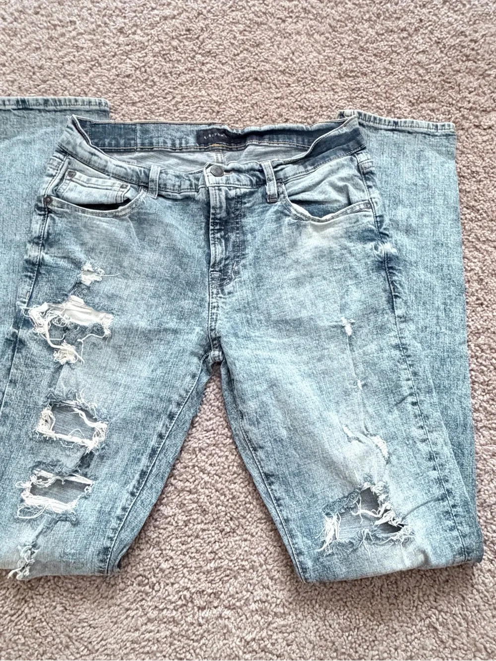 Aeropostale Women's Light Wash Blue Denim Jeans